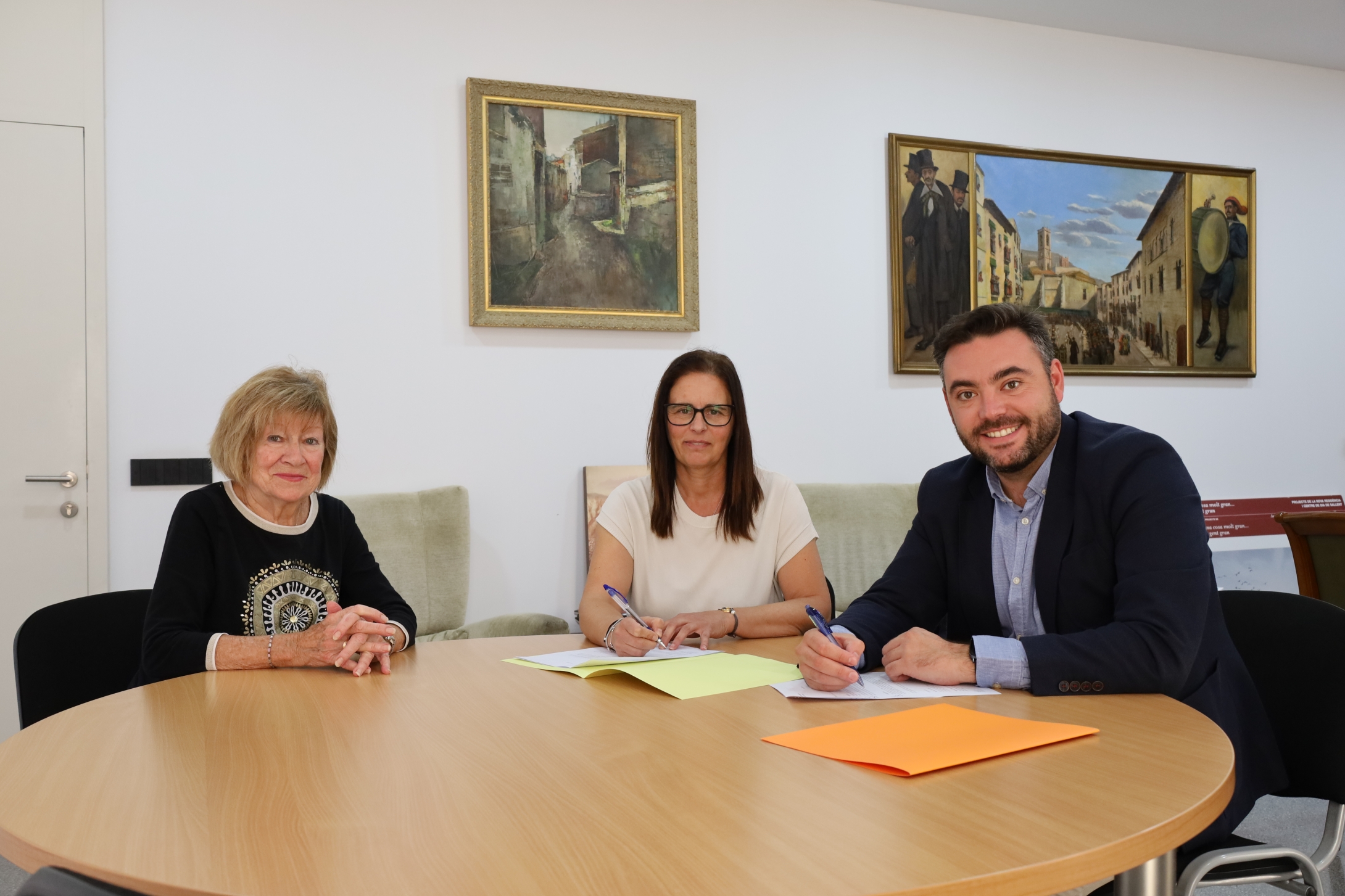 L'Ajuntament de Sallent i el Caminant Plegats en el Dol renoven el seu conveni de col&middot;laboraci&oacute;.