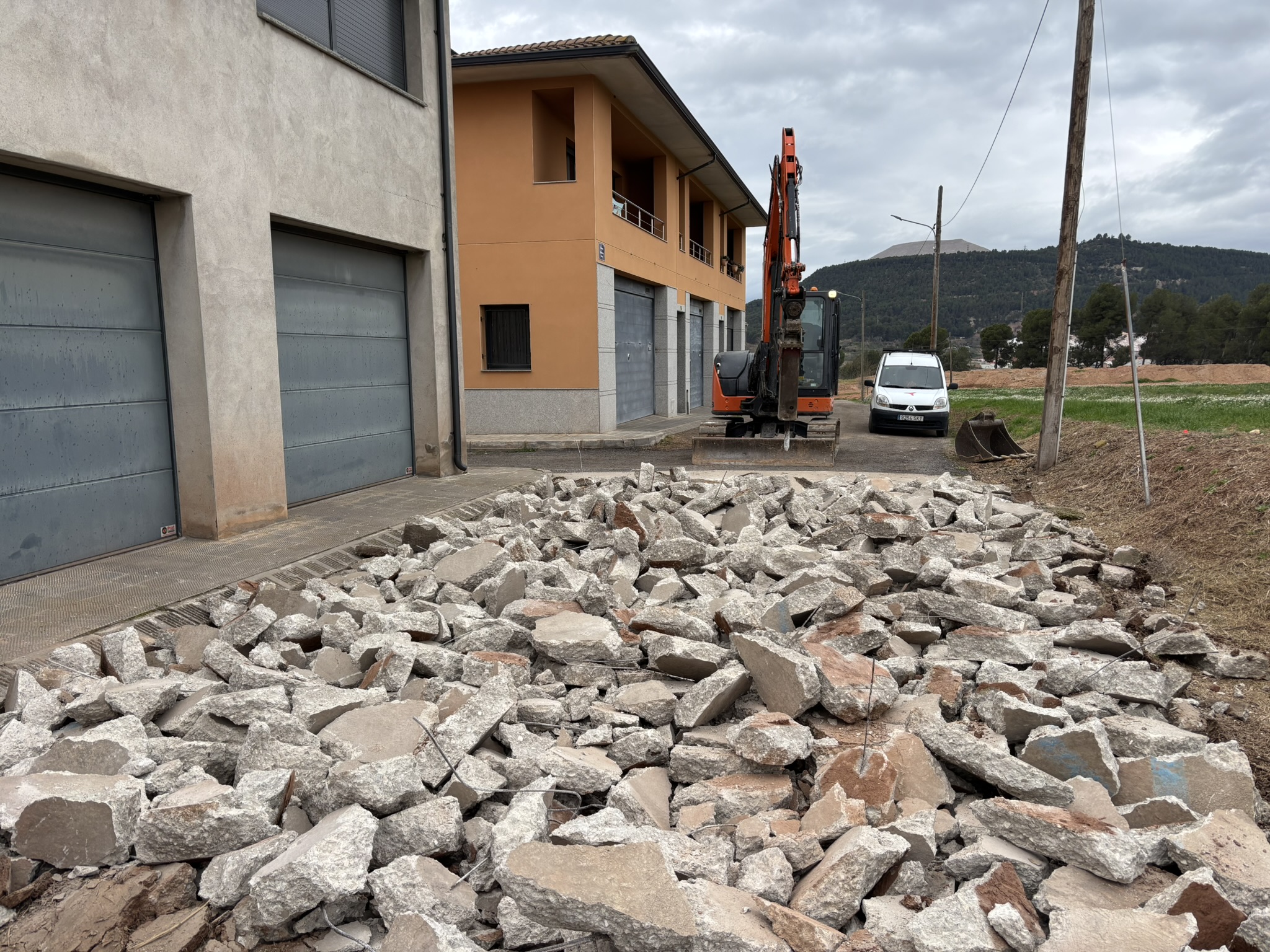 Comencen les obres d'urbanització dels carrers Antonia Soler i Montserrat de Cabrianes