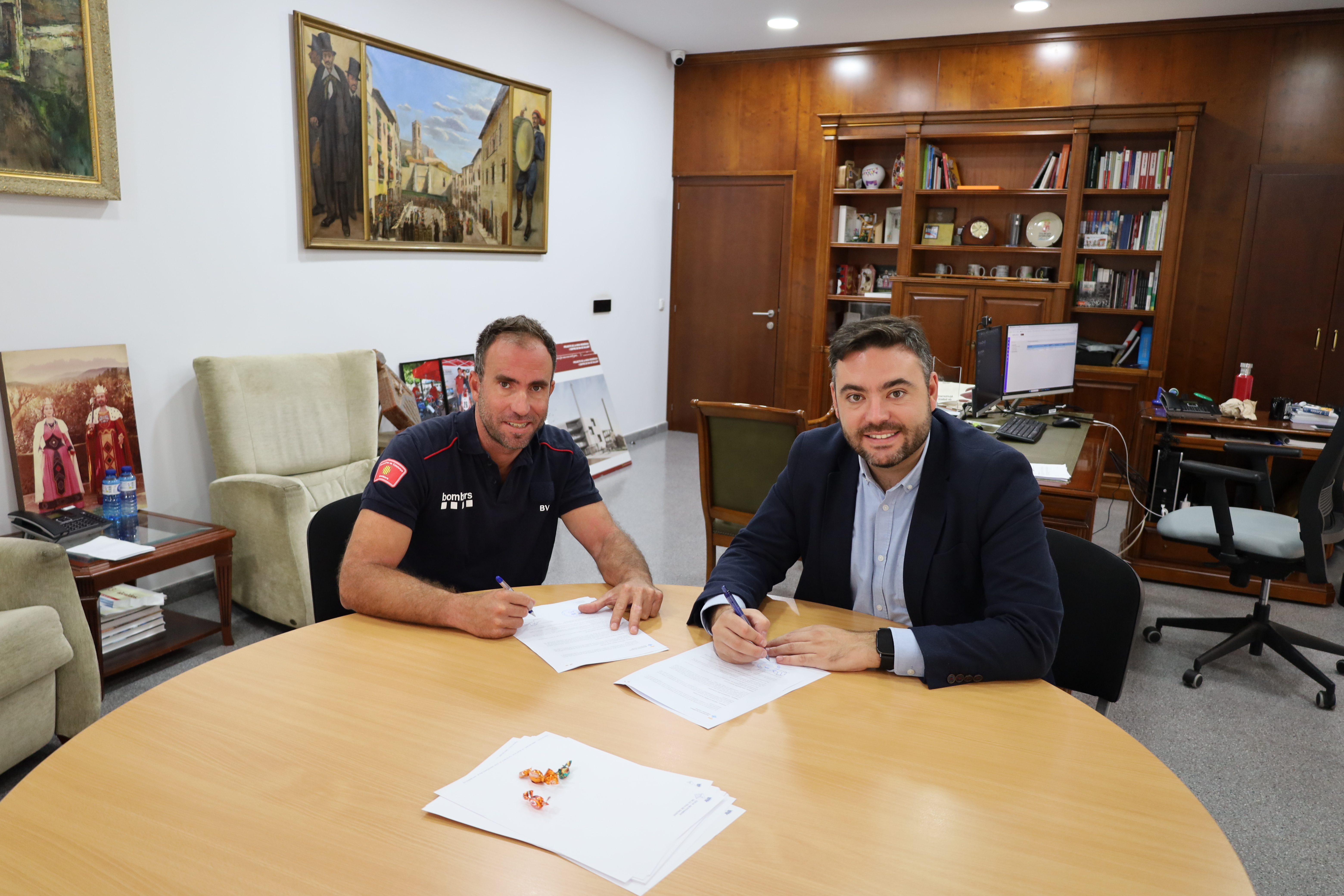 L'Ajuntament signa un acord de col·laboració amb l'Associació de Bombers Voluntaris