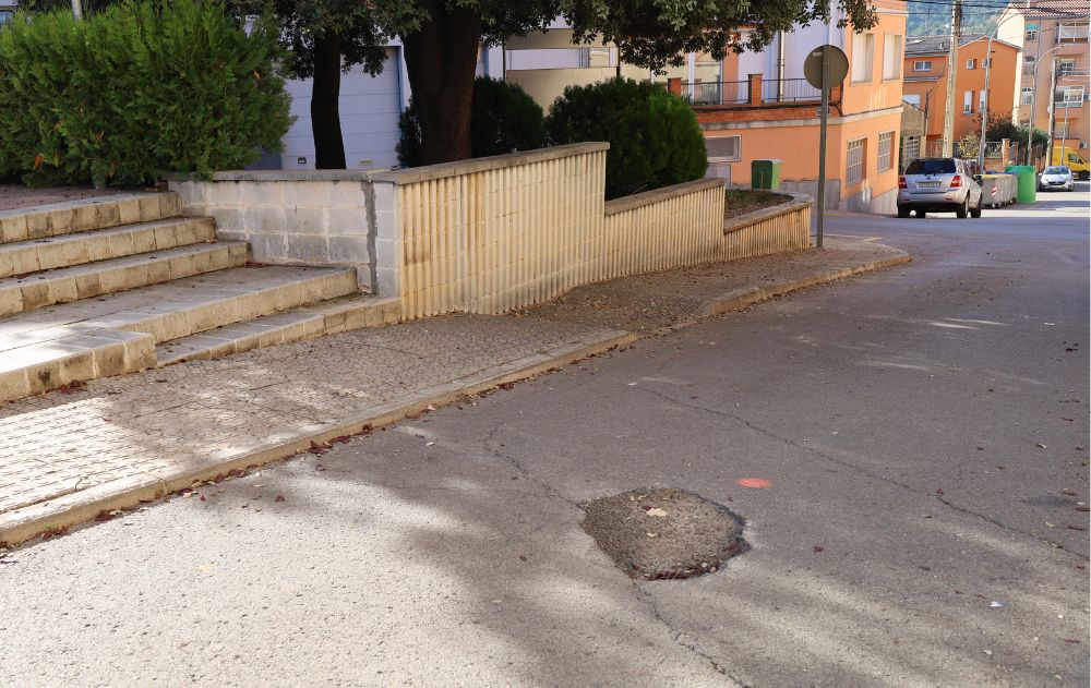 A partir de demà dijous, 20 de novembre, s'inicien al municipi diverses actuacions de manteniment de ferms i paviments de calçada.